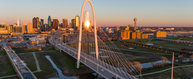 A picture of the dallas skyline